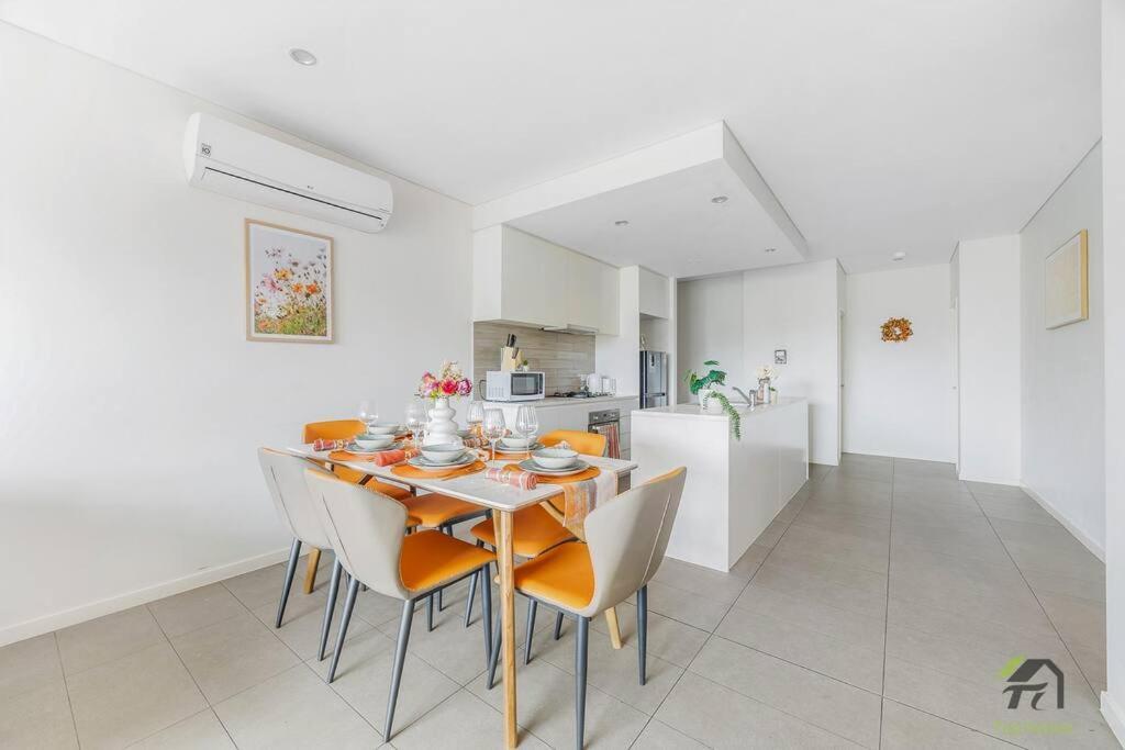 3 Bedroom Apartment, Sleek Sanctuary In Homebush Apartment Sydney