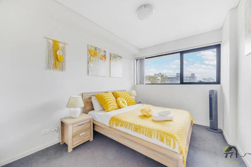 3 Bedroom Apartment, Sleek Sanctuary In Homebush