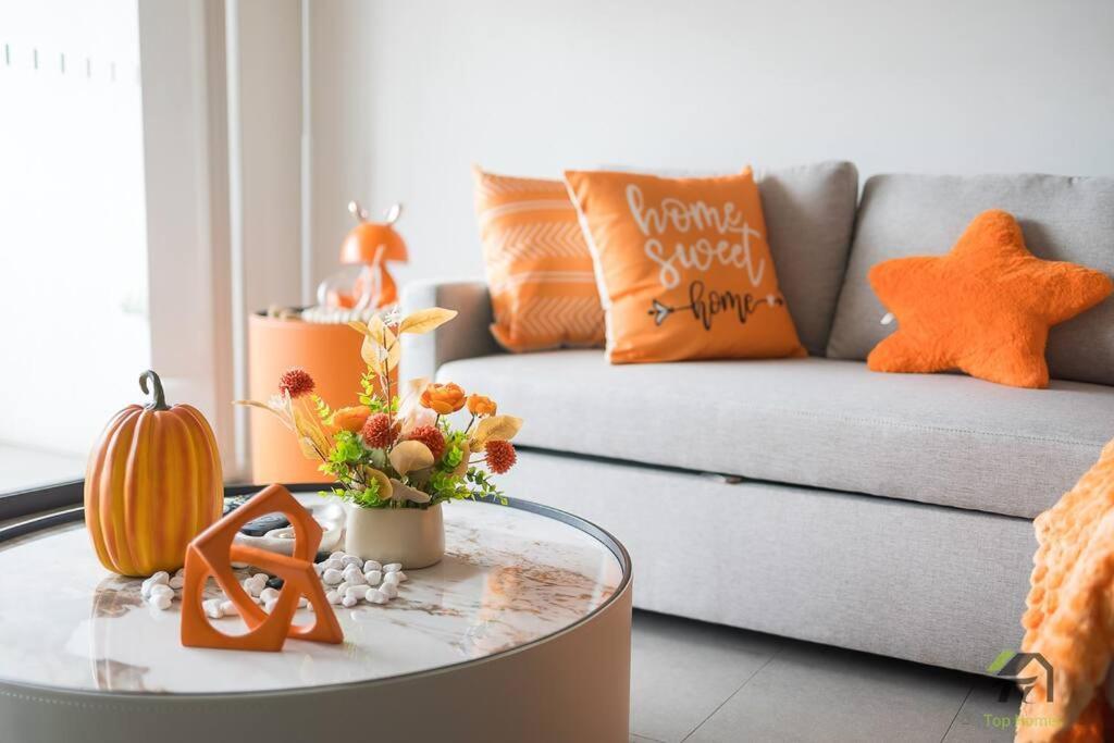 3 Bedroom Apartment, Sleek Sanctuary In Homebush Apartment Sydney